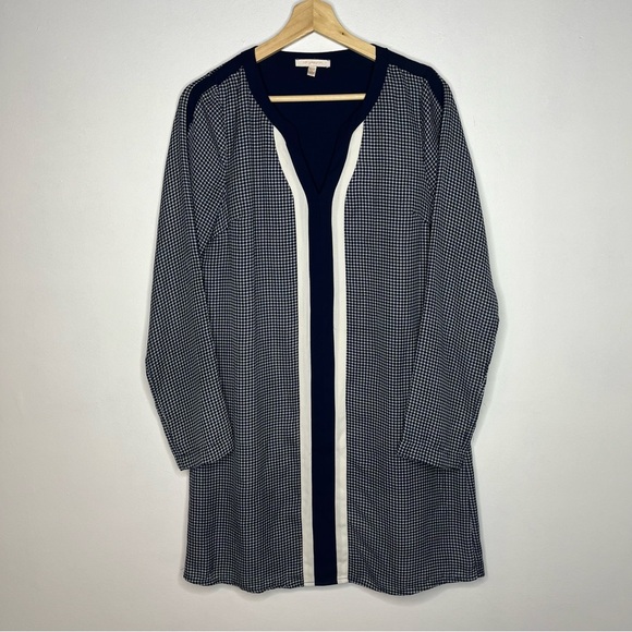 Skies Are Blue Dresses & Skirts - Skies are Navy Blue Blue&White printed shift dress SIZE XS boho office casual